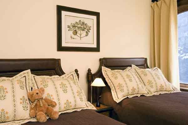 Charming Rustic Guest Bedroom in Mammoth Lakes, CA