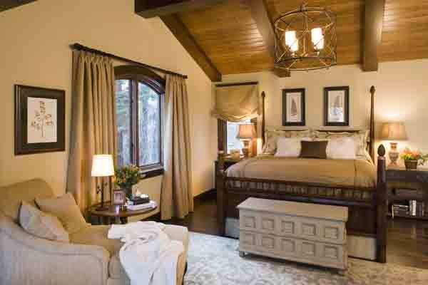 Elegant Rustic Bedroom in Mammoth Lakes, CA