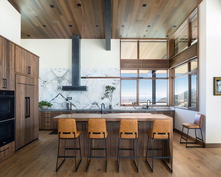 Spacious Mountain Modern Kitchen in Mammoth Lakes, CA