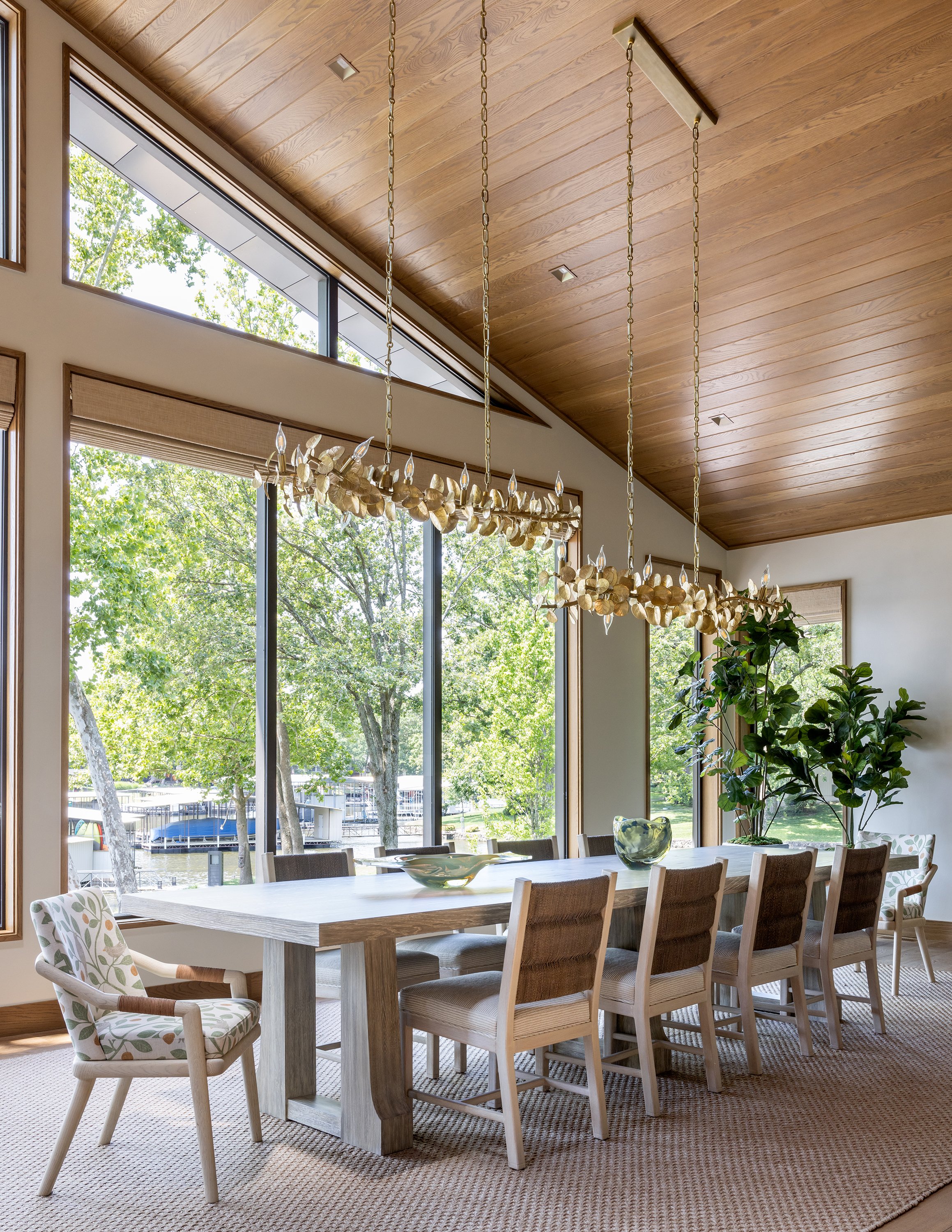 lakefront-dining-room-modern-design-lake-views.jpg
