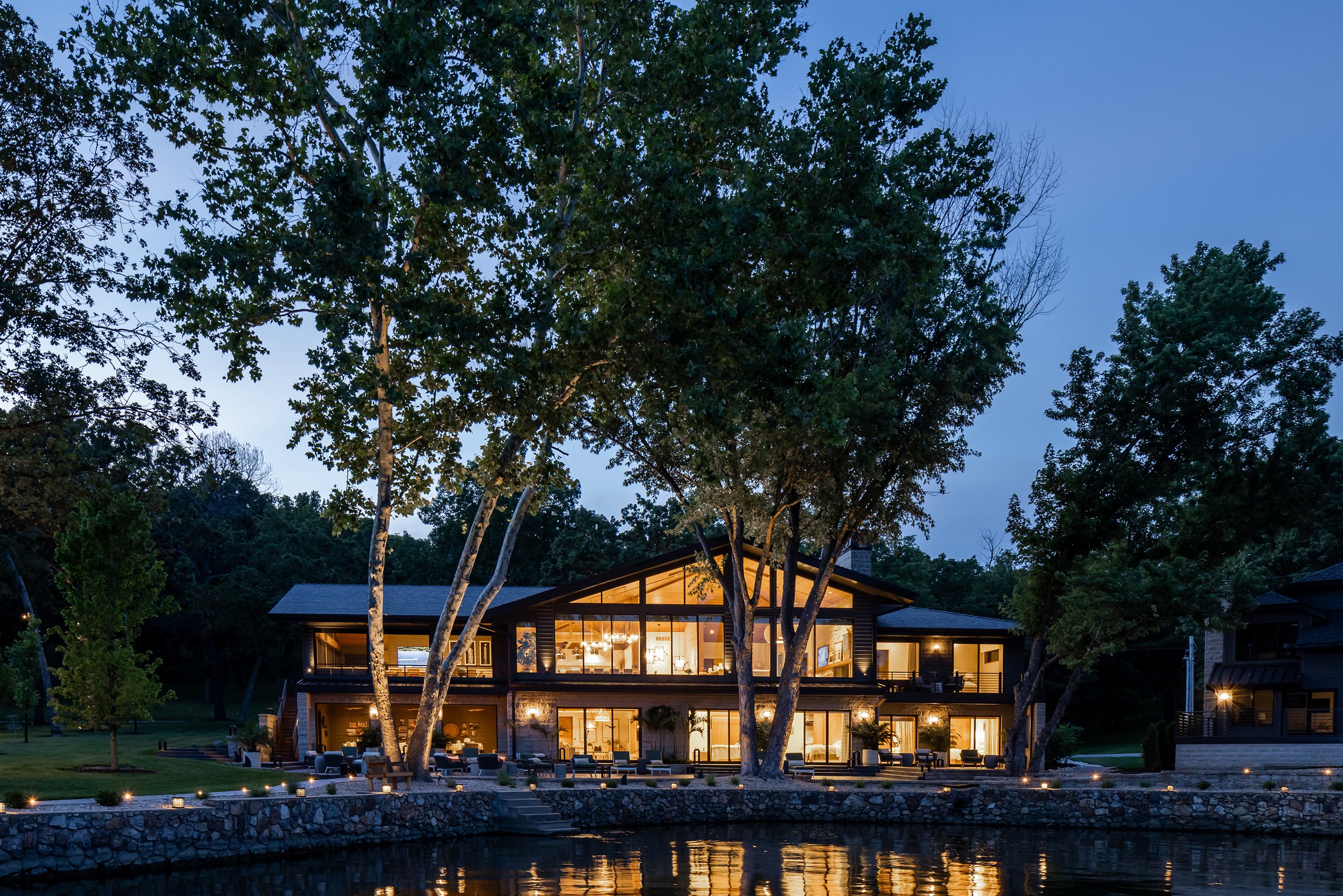 modern-home-exterior-lake-ozarks.jpg