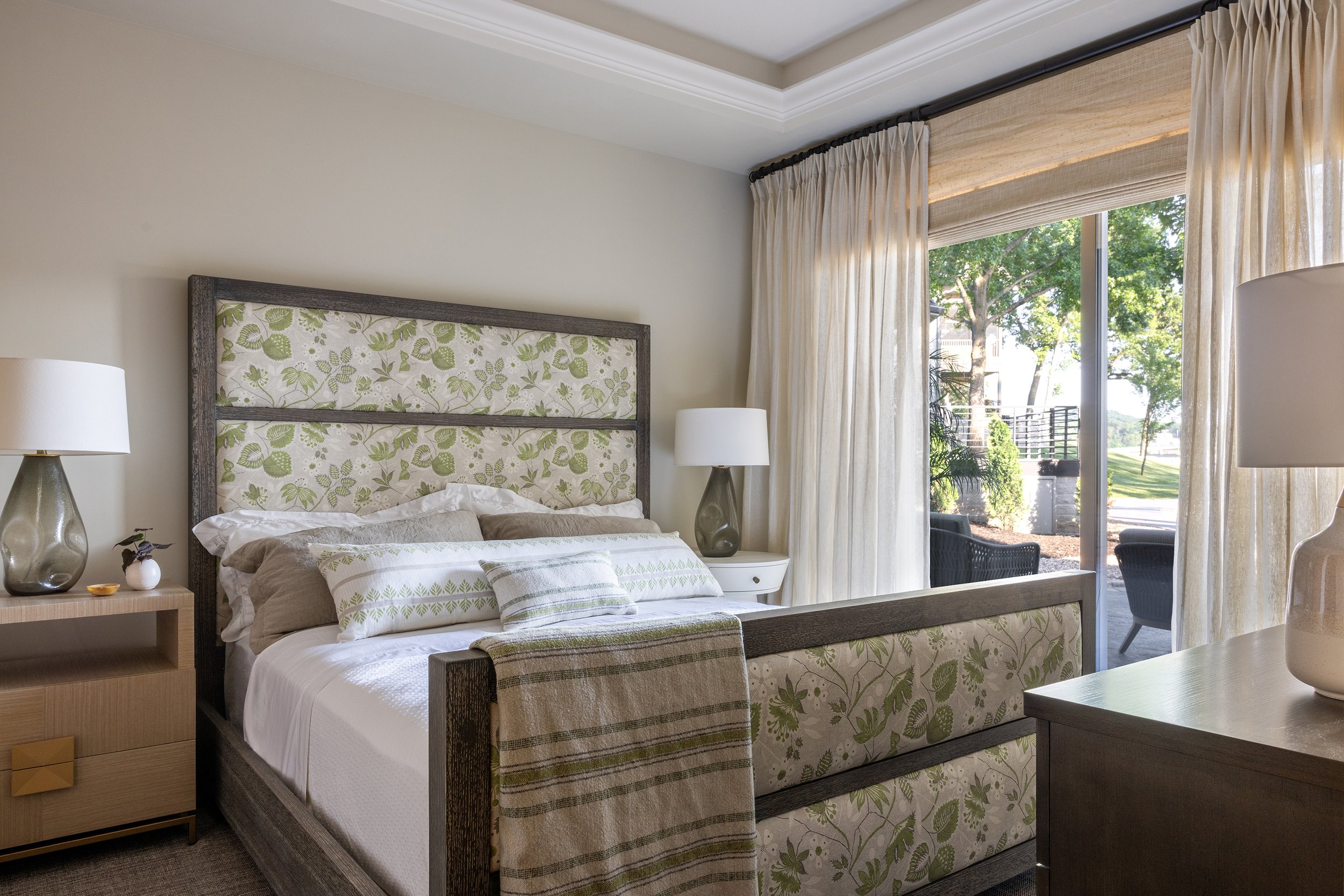 guest-bedroom-lake-ozarks-lake-views.jpg
