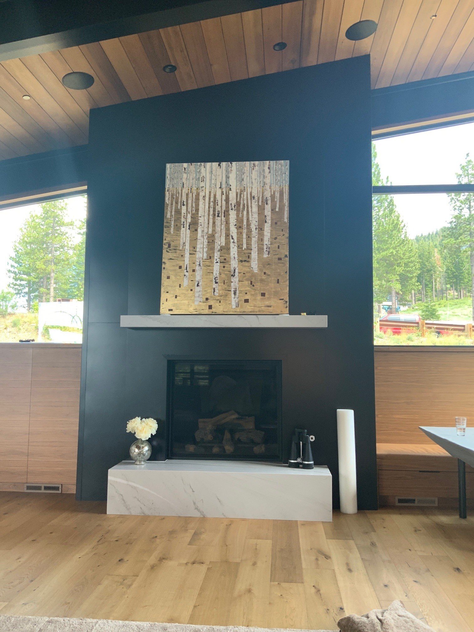 brown-design-group-modern-fireplace-martis-camp.jpg